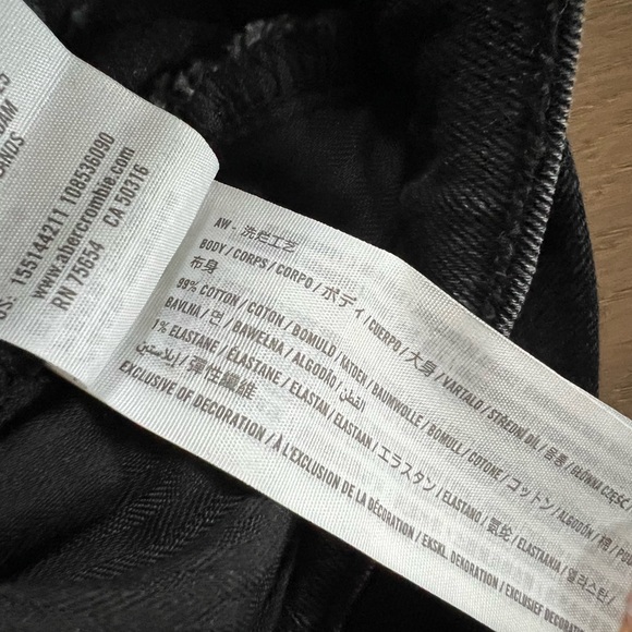 Abercrombie & Fitch Ankle Straight Ultra High Rise Ankle Straight Jean - Picture 4 of 7